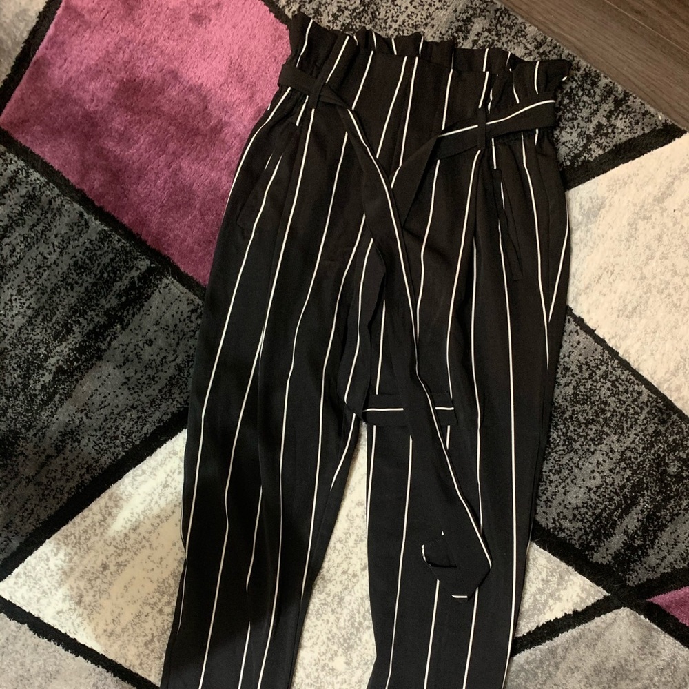 Medium high waisted tie up trouser